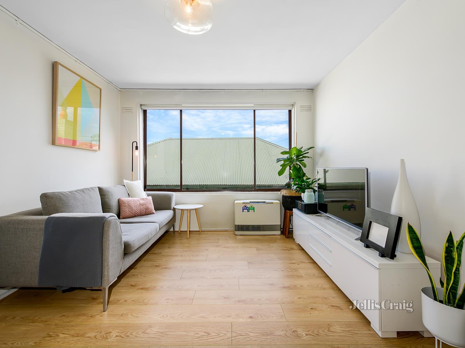 8/242 Pascoe Vale Road, Essendon image 2