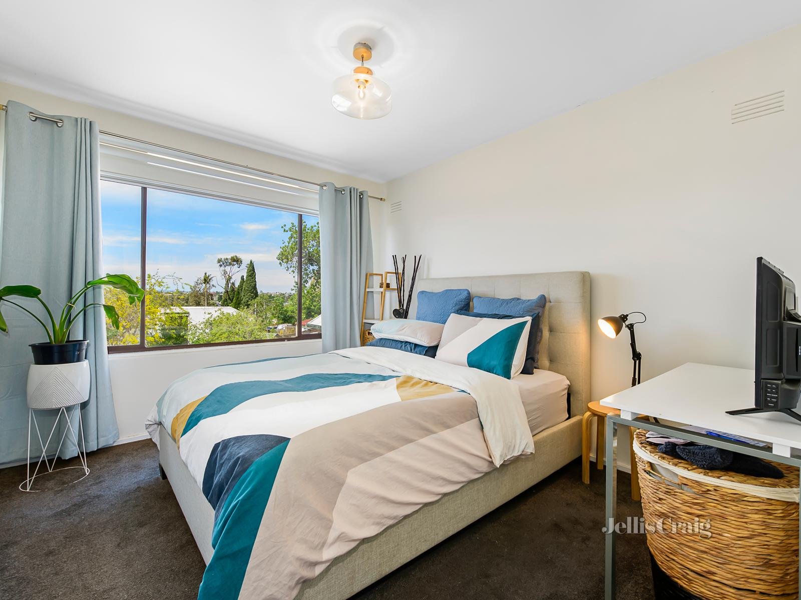 8/242 Pascoe Vale Road, Essendon image 5