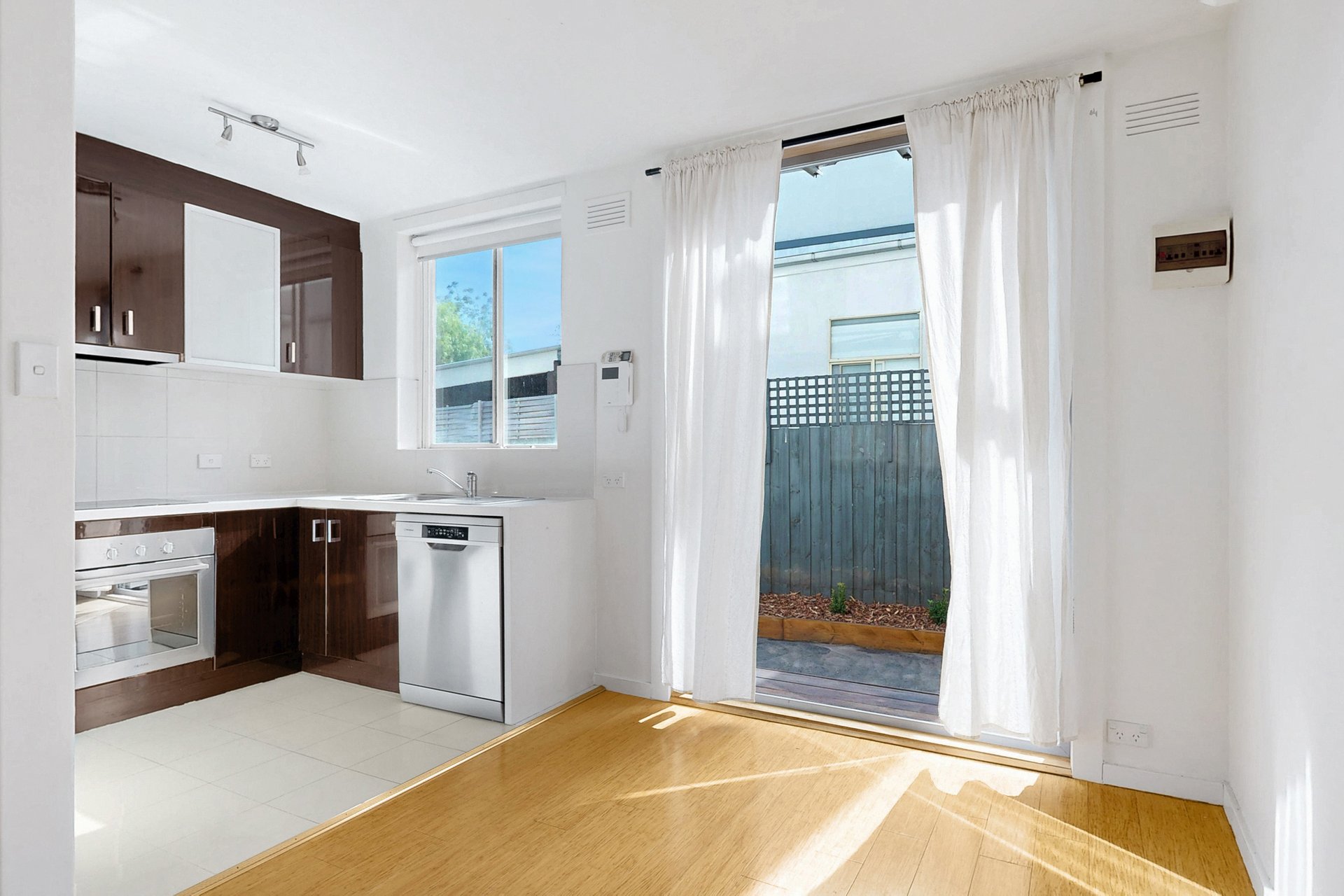 8/245 Hotham Street, St&nbsp;Kilda&nbsp;East image 1