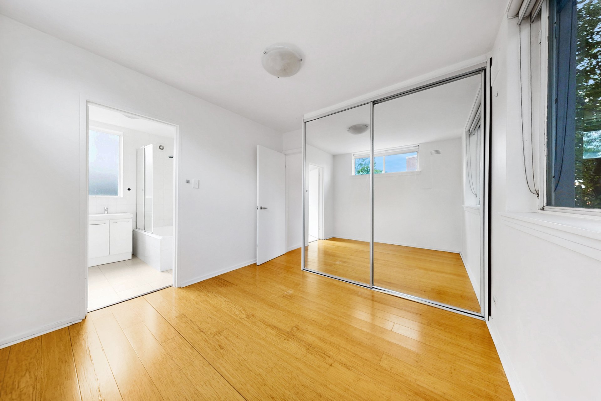 8/245 Hotham Street, St&nbsp;Kilda&nbsp;East image 4