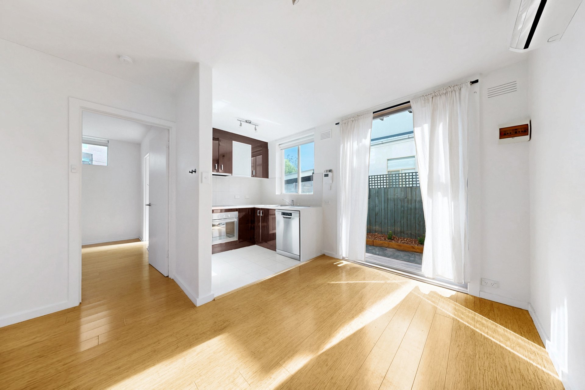 8/245 Hotham Street, St&nbsp;Kilda&nbsp;East image 6