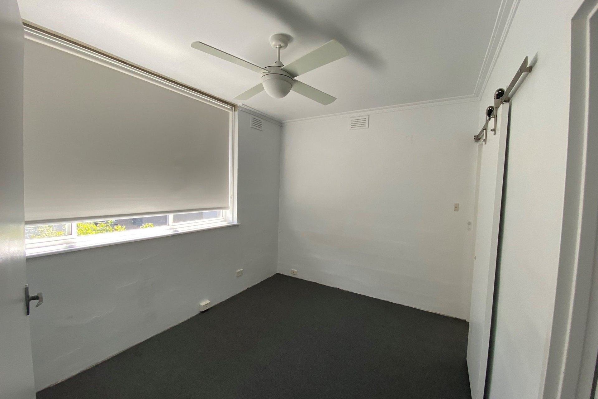 8/247 Heidelberg Road, Northcote image 4