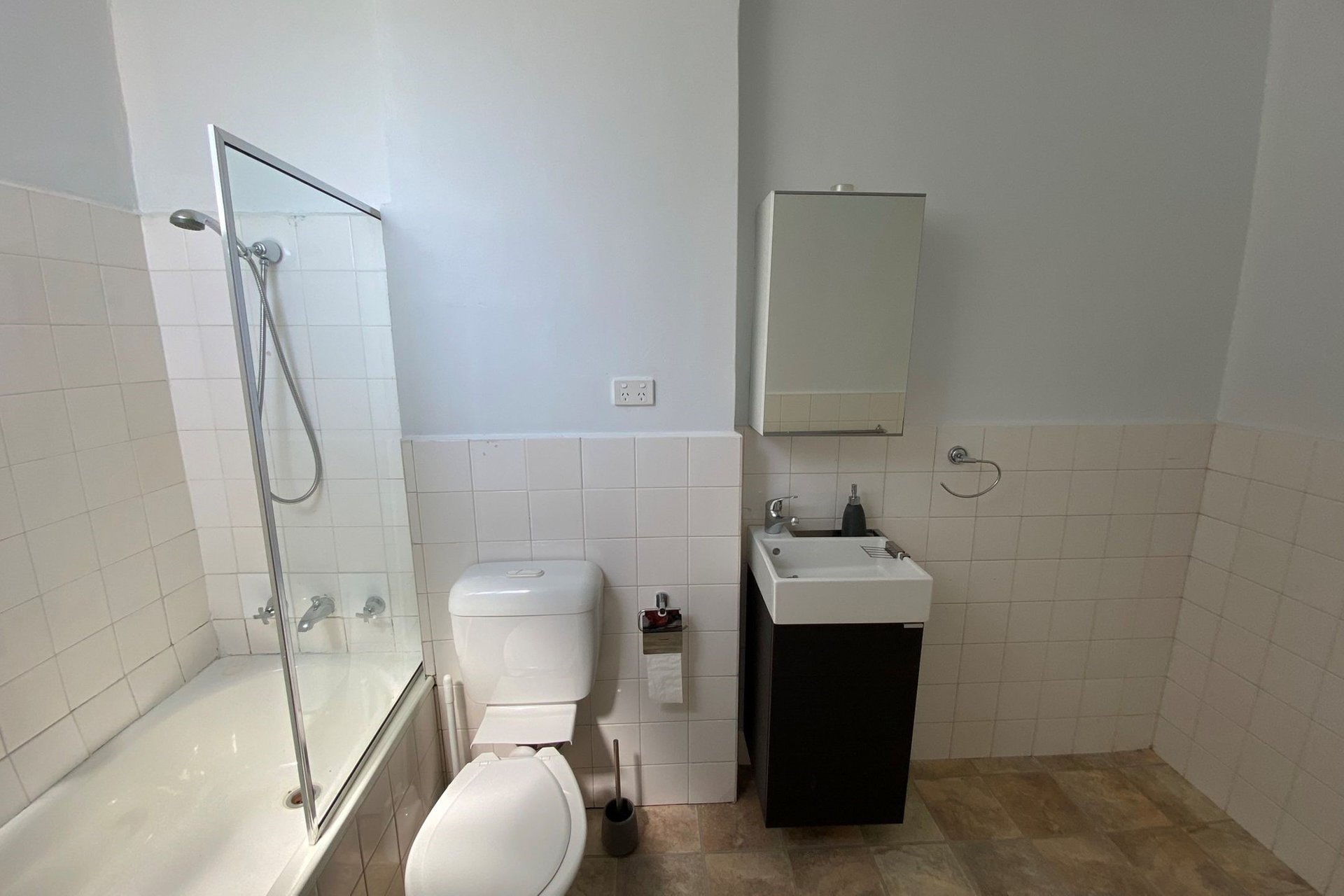 8/247 Heidelberg Road, Northcote image 5