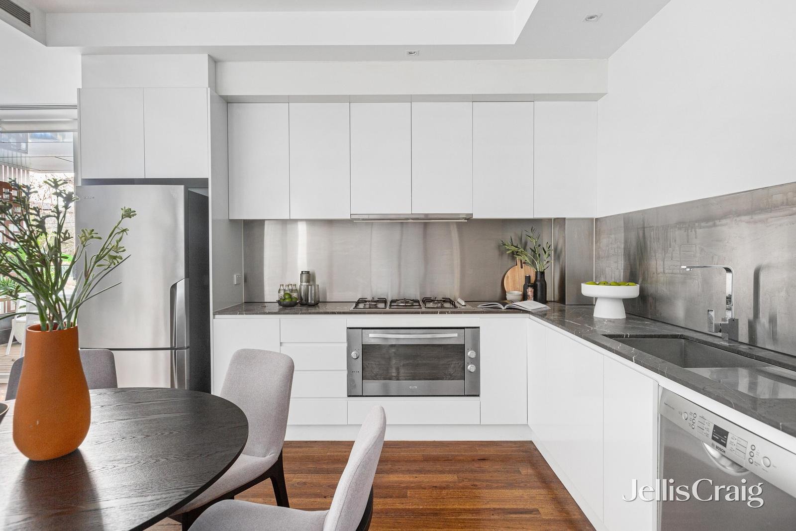 8/247 Williams Road, South Yarra image 4