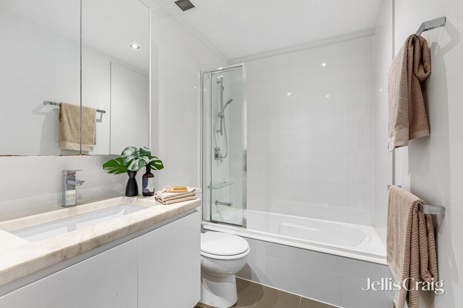 8/247 Williams Road, South Yarra image 7