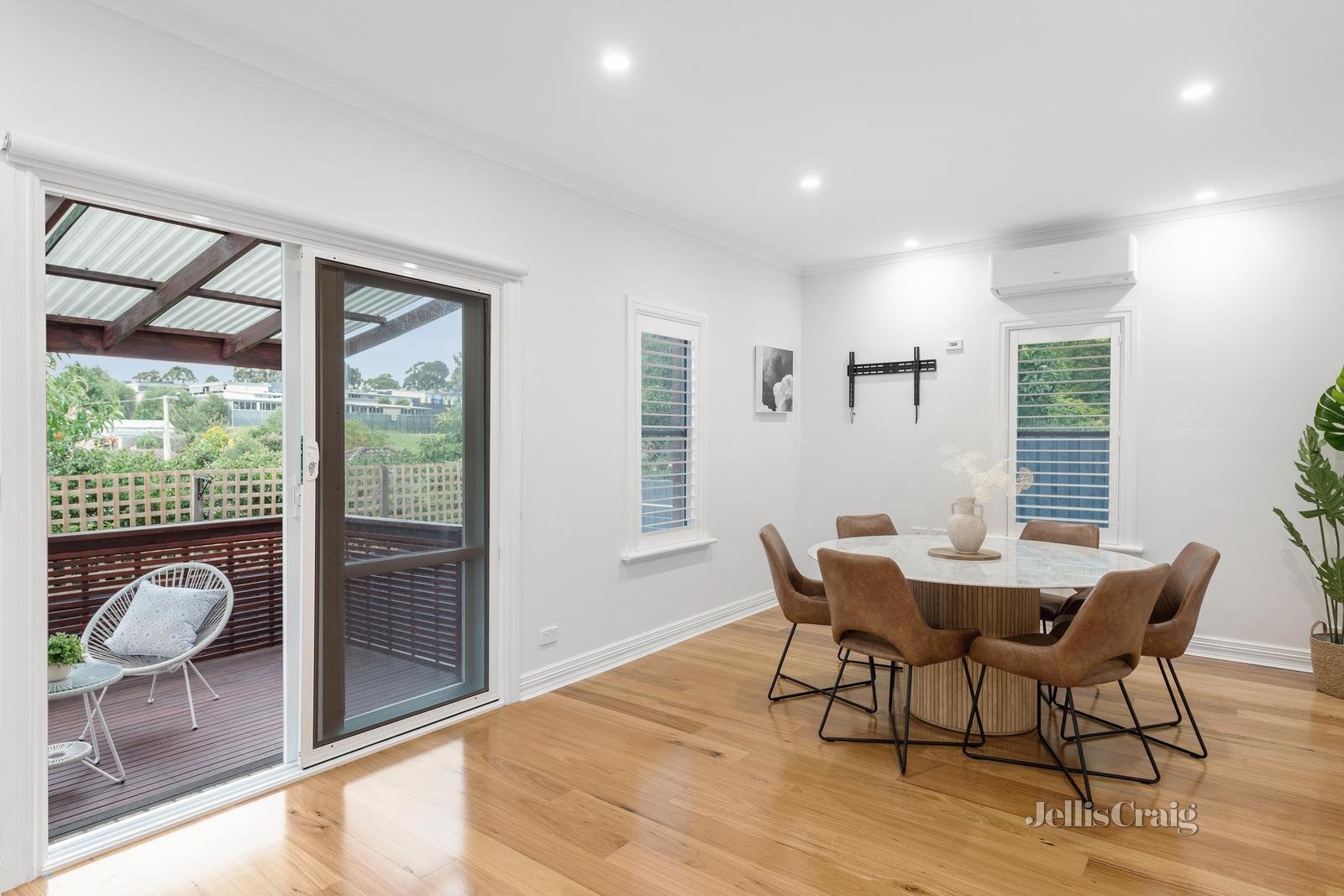 8/25 Cavalier Street, Doncaster East image 6