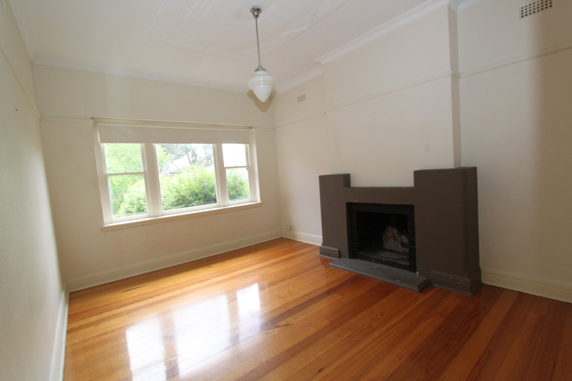 Property Gallery Thumbnail 6