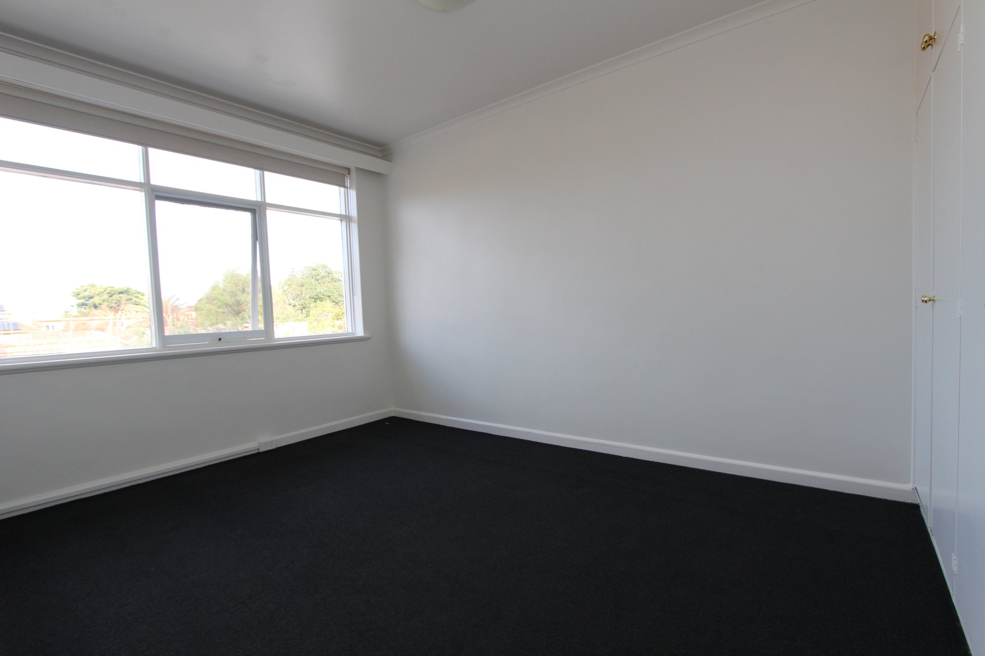 Property Gallery Thumbnail 6