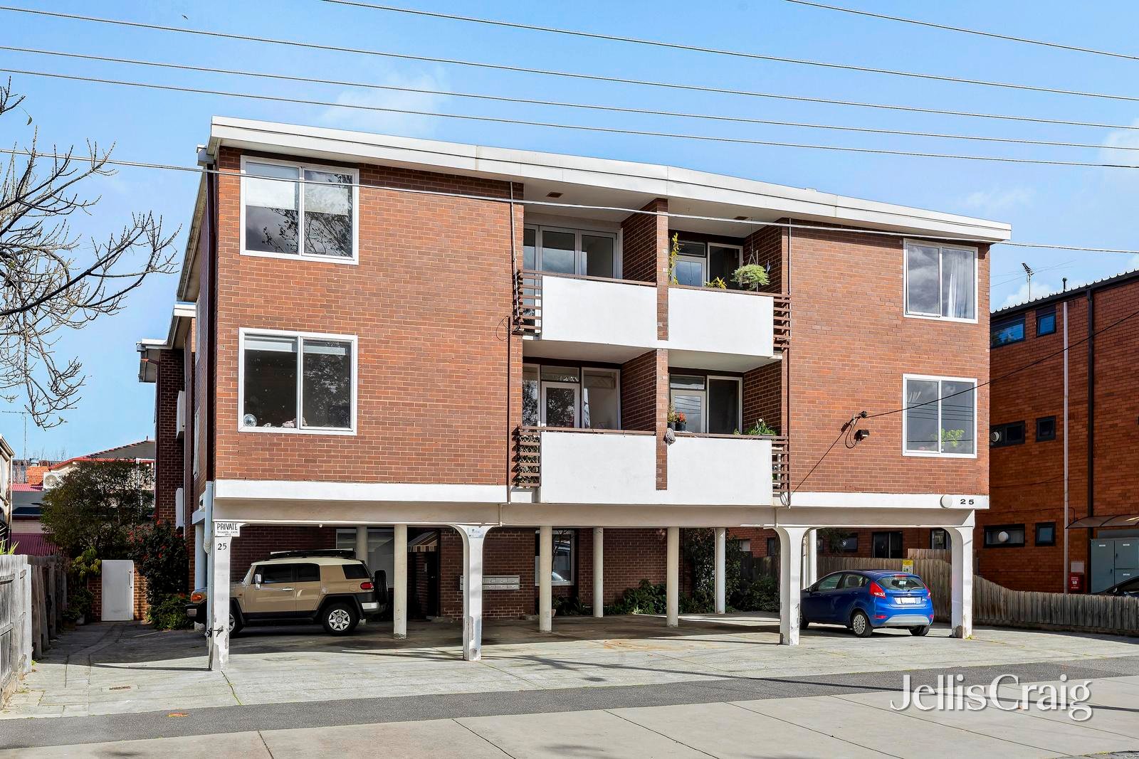 8/25 York Street, St&nbsp;Kilda&nbsp;West image 3