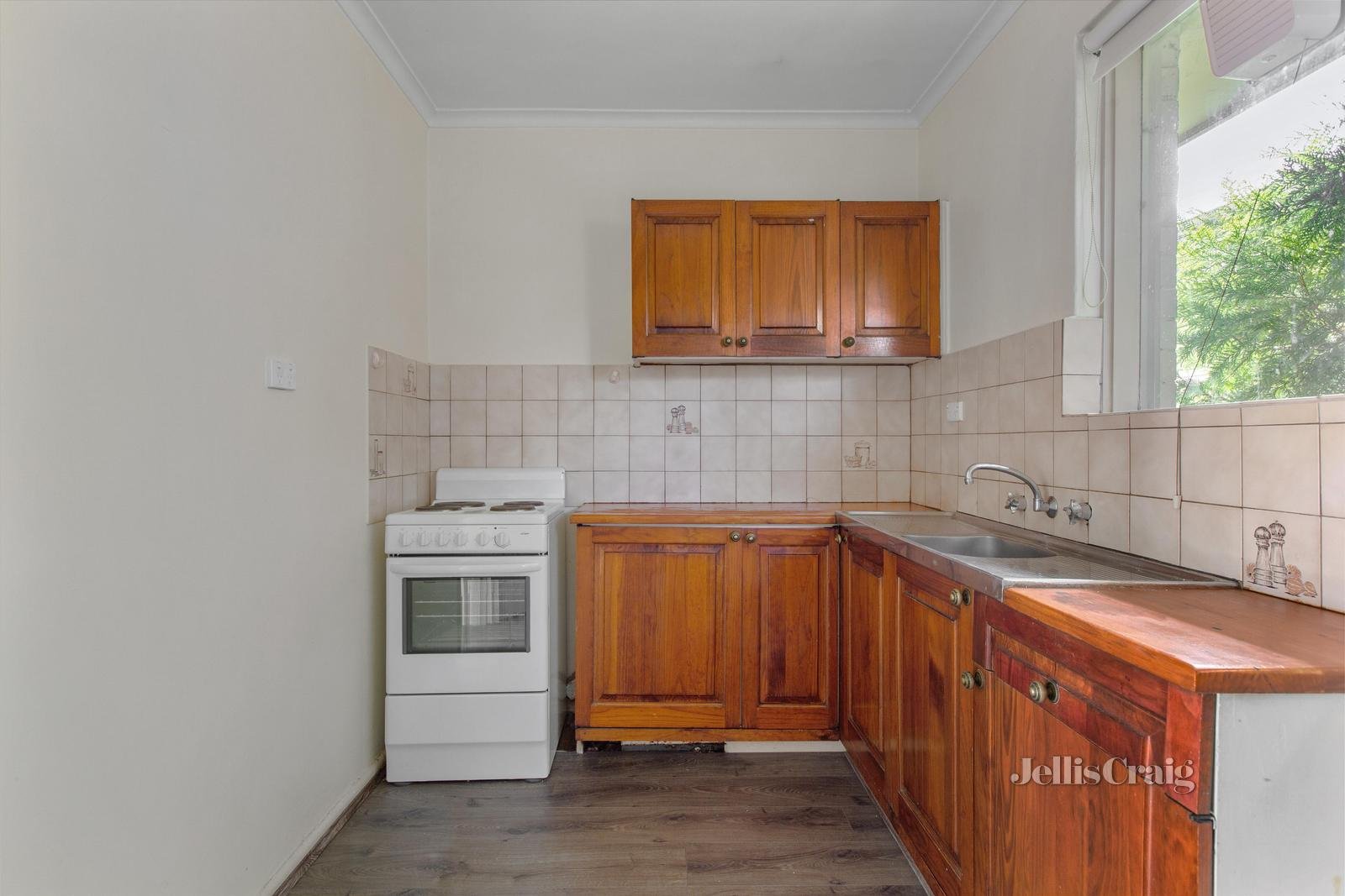 8/26 Eumeralla Road, Caulfield South image 2