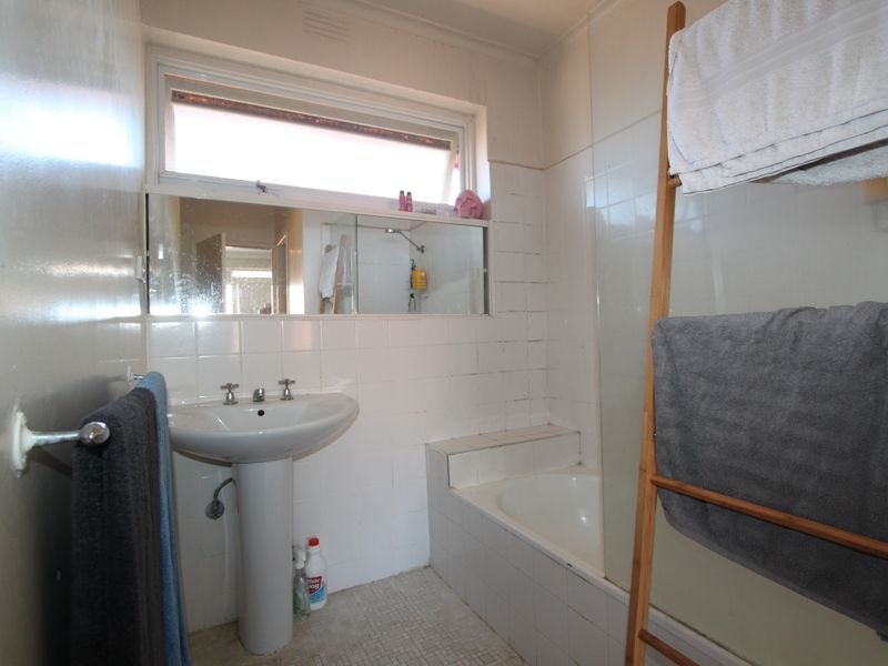 Property Gallery Thumbnail 8