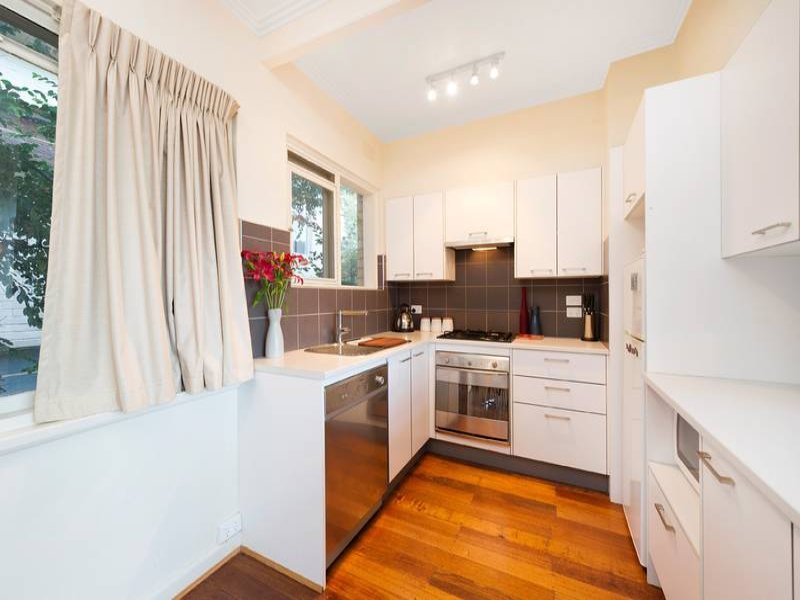 8/27 Hill Street, Hawthorn image 4