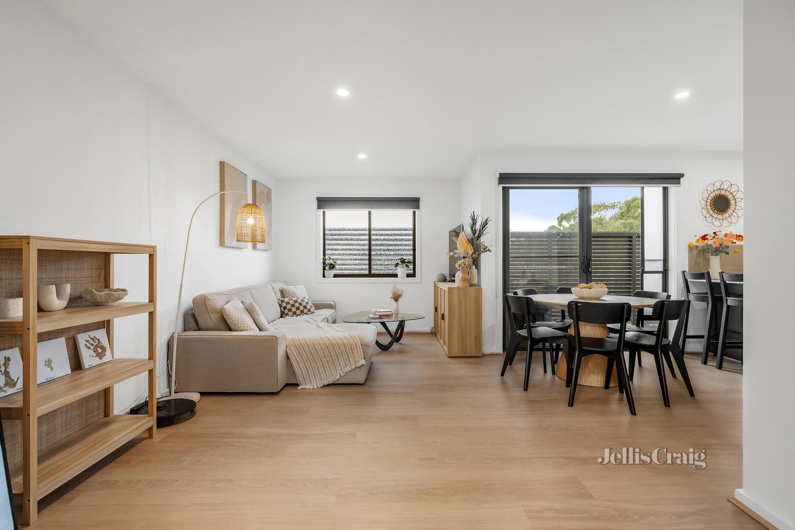 8/27 King Street, Bayswater image 4