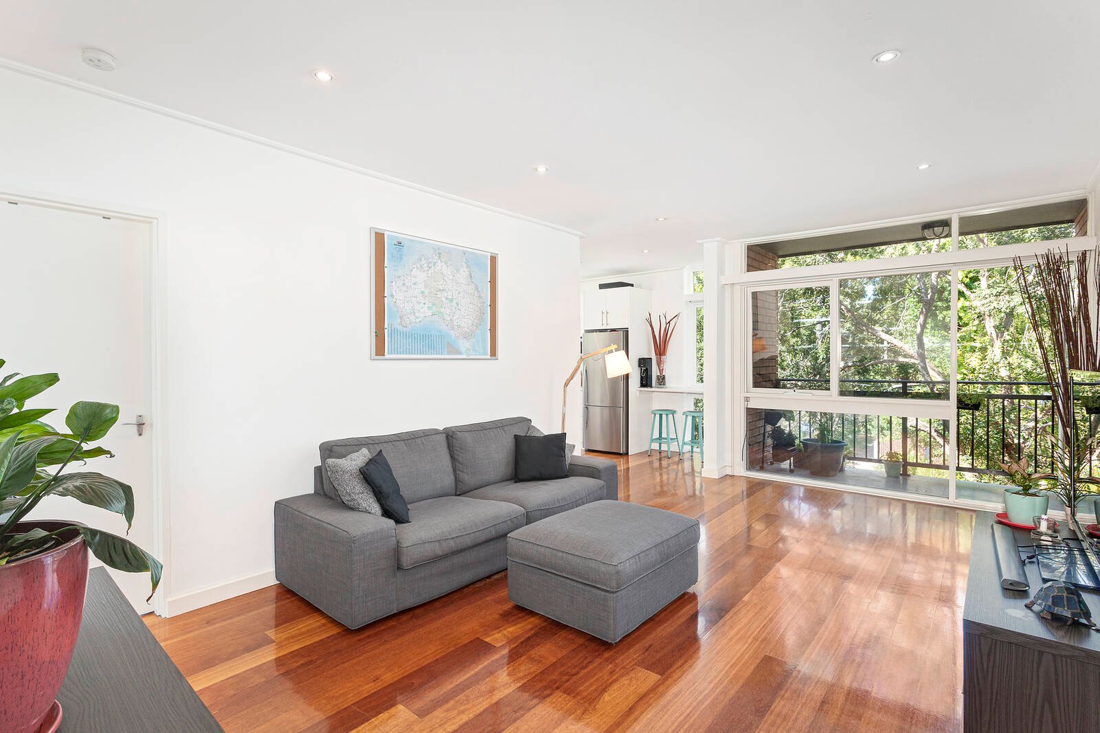 Property Gallery Thumbnail 2