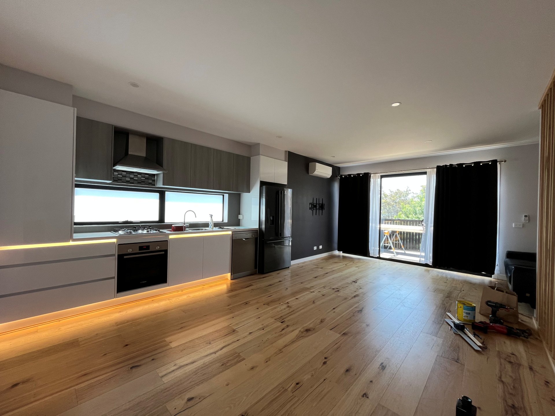 8/27 Pitt Street, Ringwood image 2