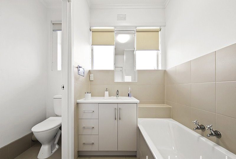 8 / 27 Wallace Avenue TOORAK