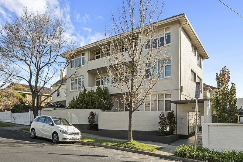 8 / 27 Wallace Avenue TOORAK