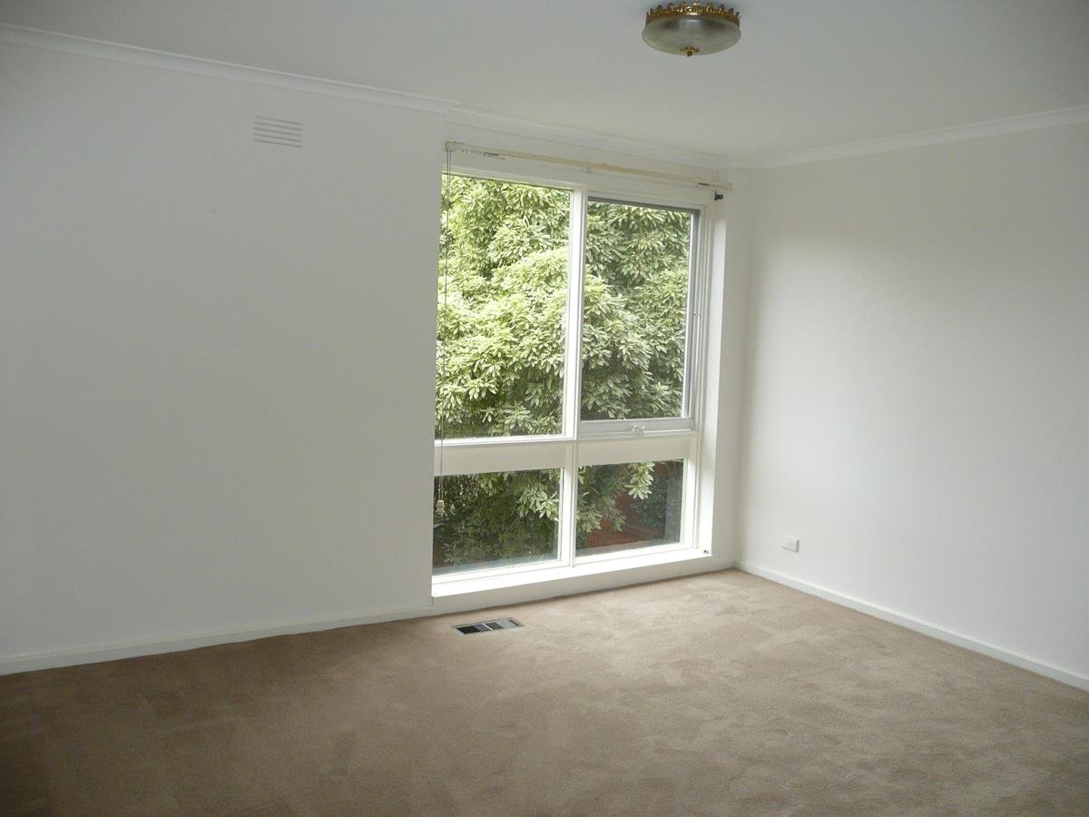 8/278 Cotham Road, Kew image 2
