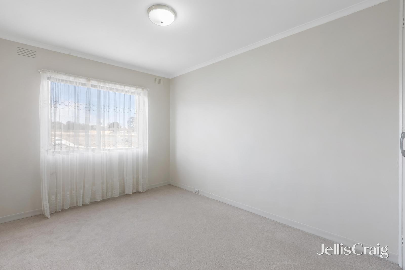 8/29 Graham Road, Highett image 5