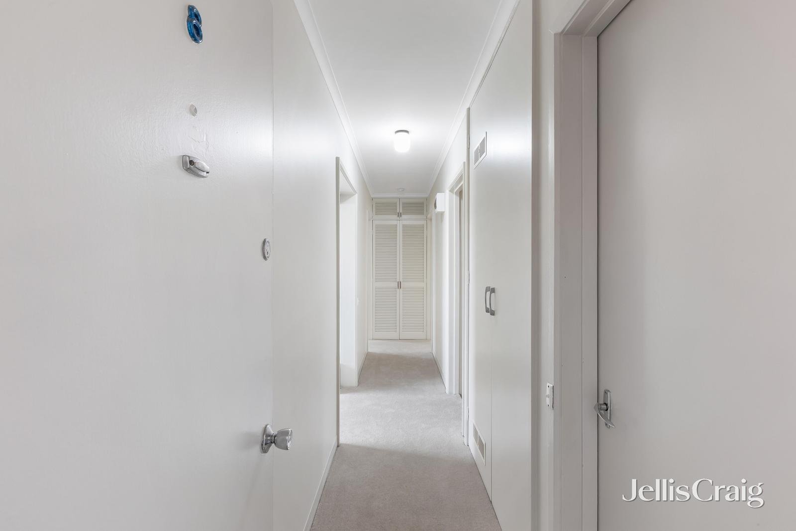 8/29 Graham Road, Highett image 6