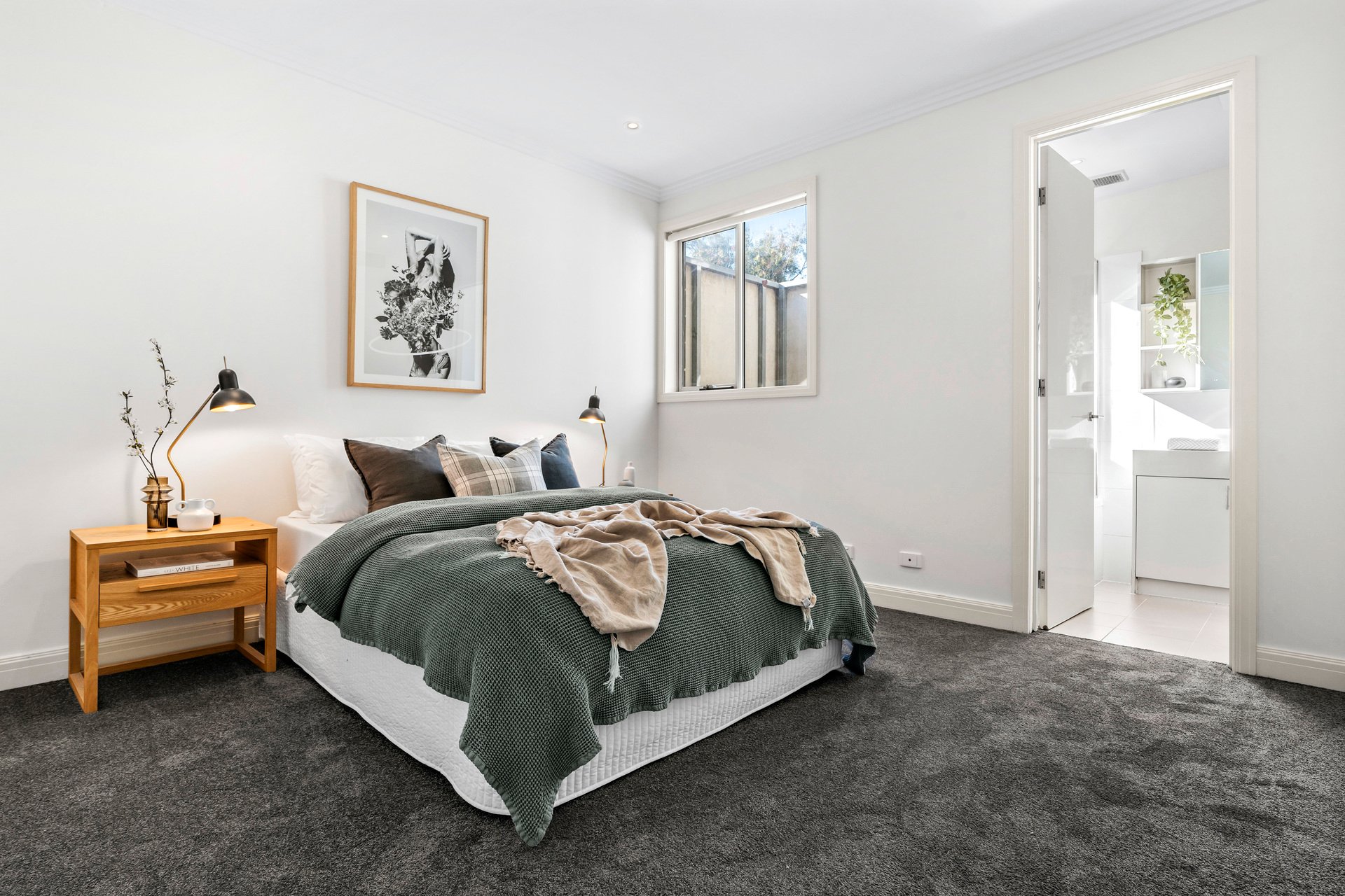 Property Gallery Thumbnail 11