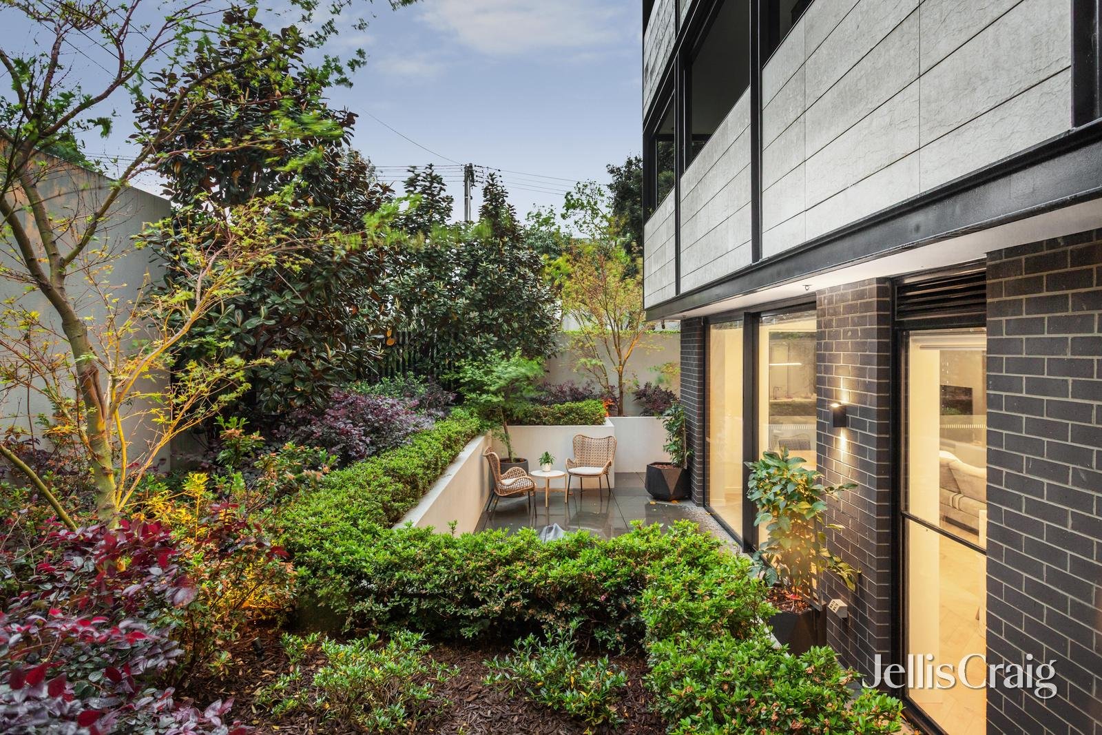 8/2A Kenilworth Grove, Glen Iris image 8