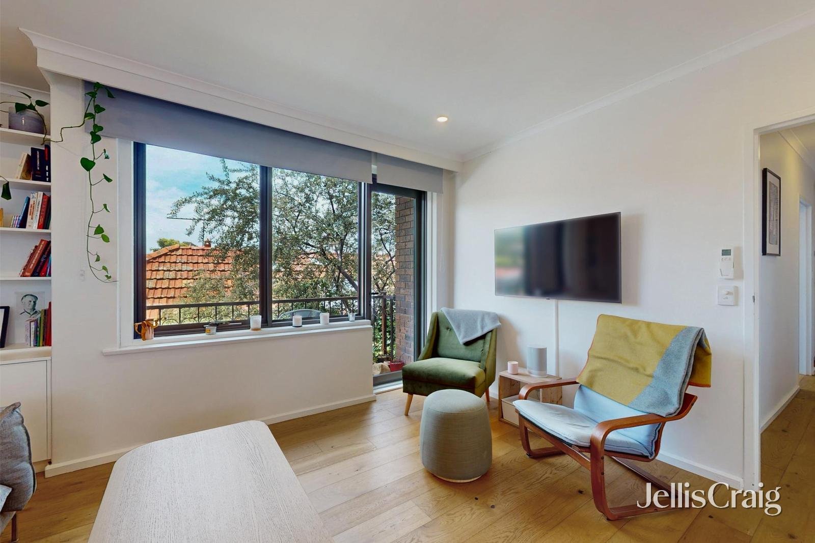 8/3 Browning Street, Elwood image 4