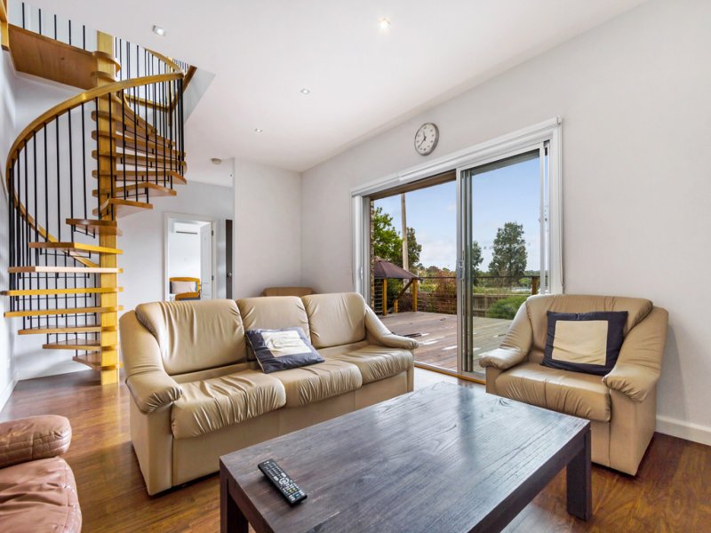 83 Elgar Road, Burwood image 4