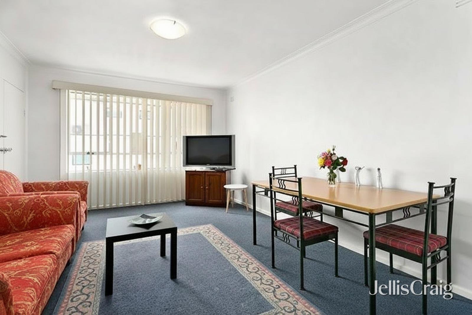 8/3 Flower Street, Essendon image 2