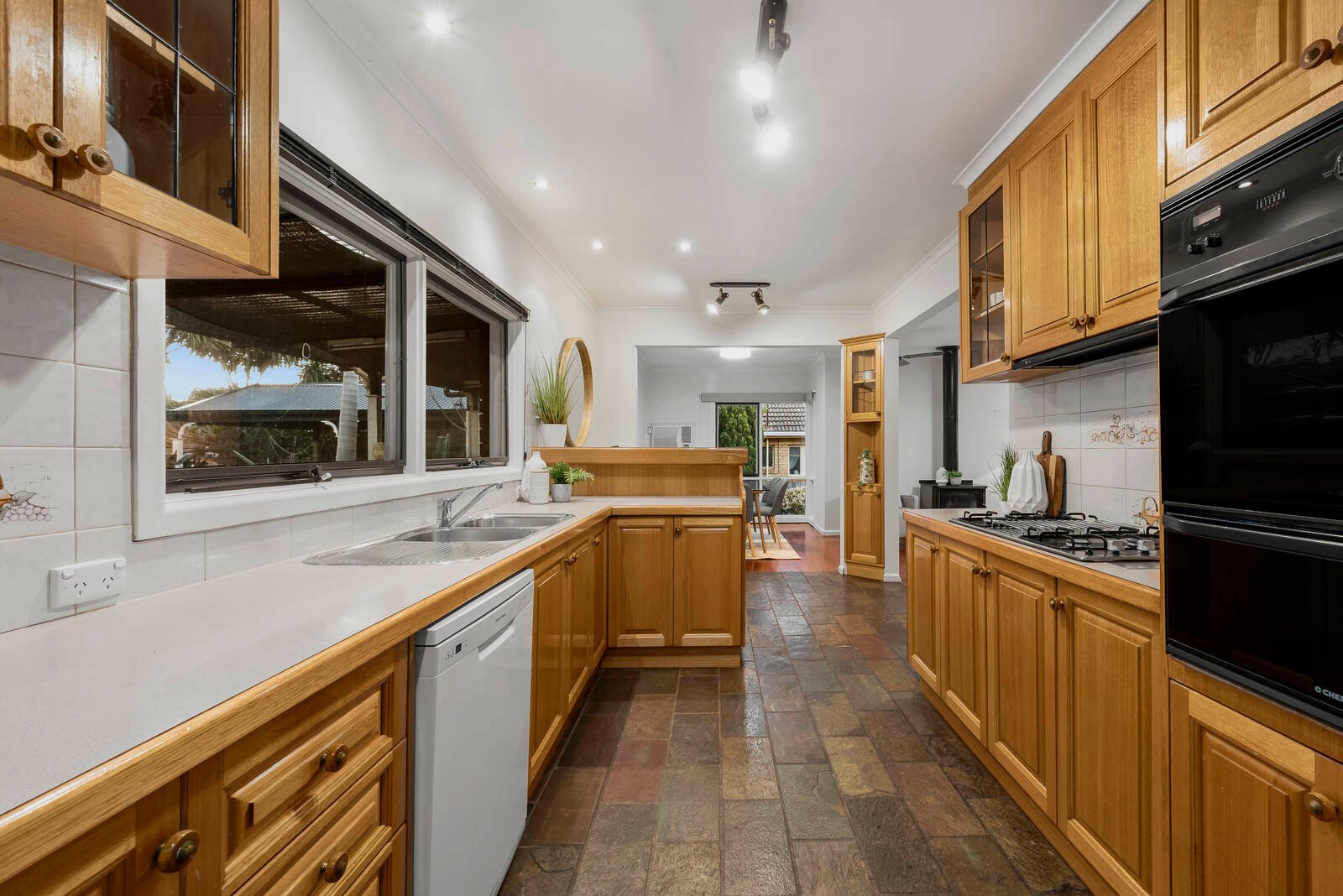 Property Gallery Thumbnail 6