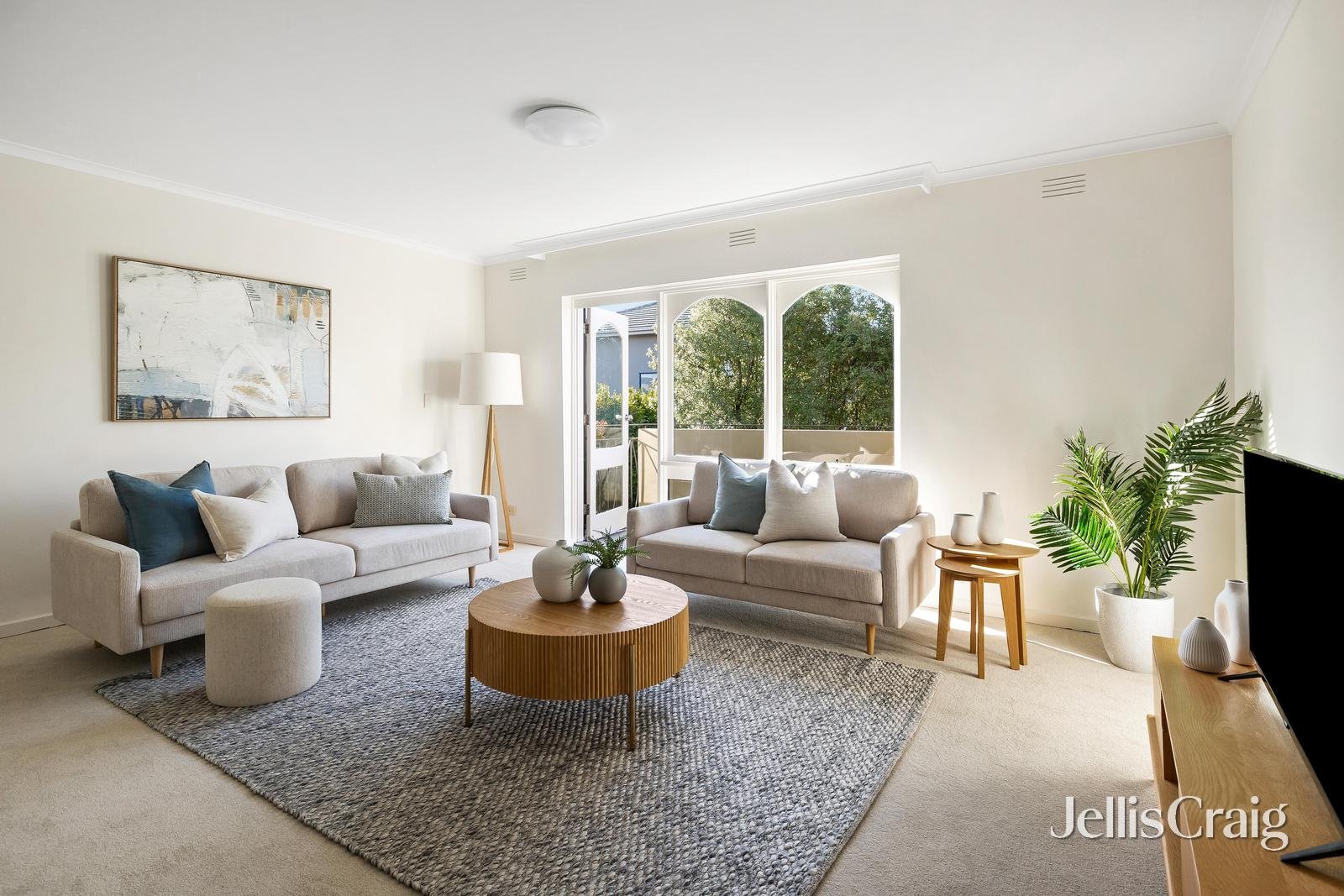 8/3 Irving Street, Malvern image 2