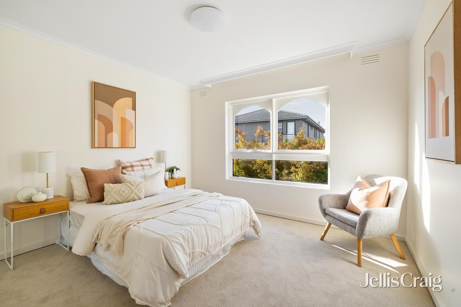 8/3 Irving Street, Malvern image 5