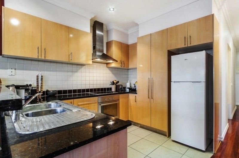 8/3 Kenilworth Parade, Ivanhoe image 1