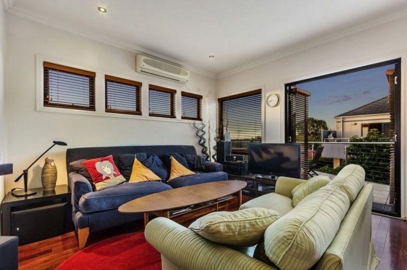 8/3 Kenilworth Parade, Ivanhoe image 4
