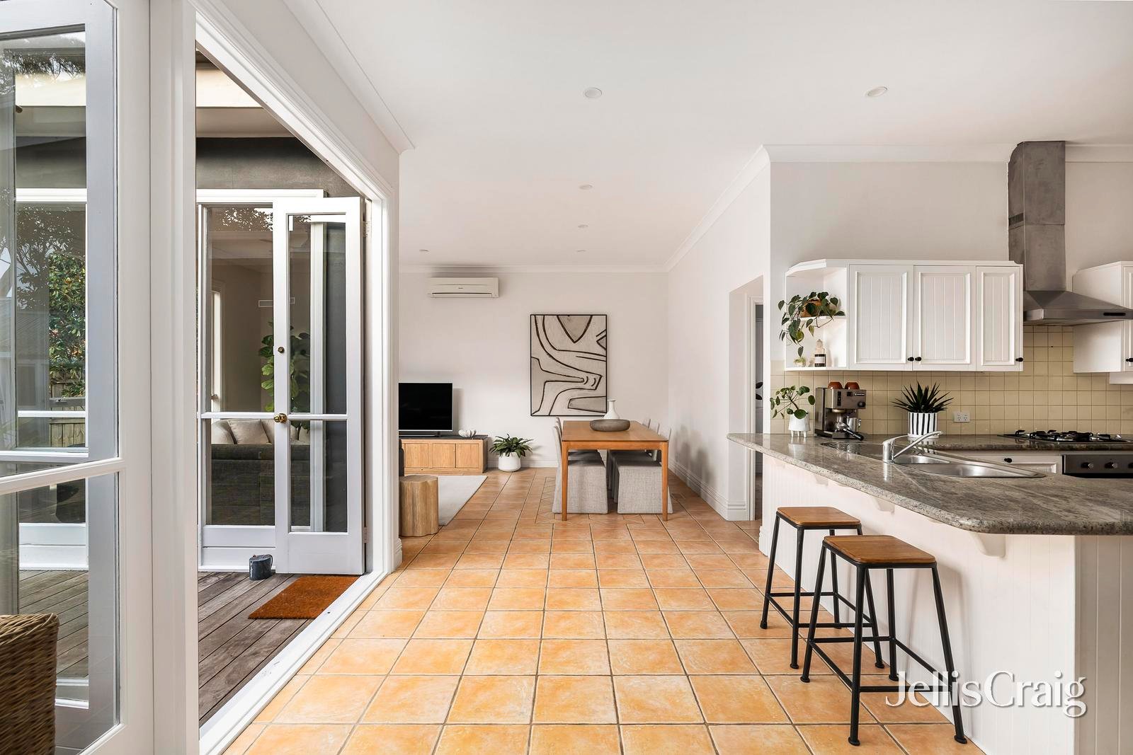83 Linacre Road, Hampton image 5