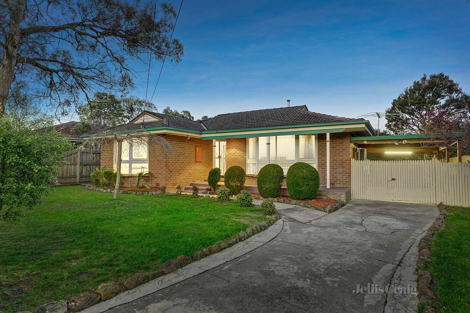 83 Maidstone Street, Ringwood image 1