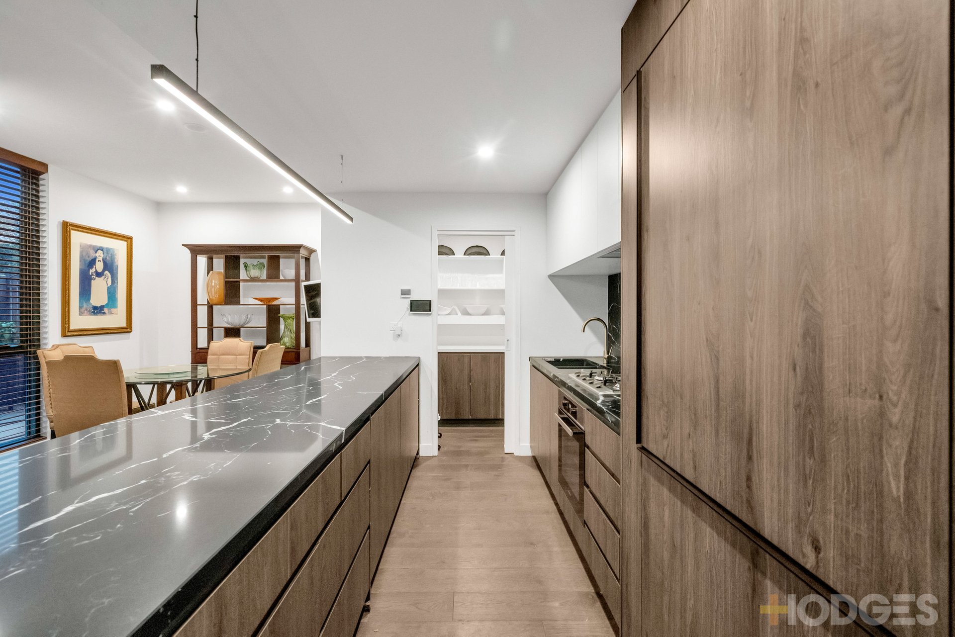 8 / 3 Mentone Parade Mentone