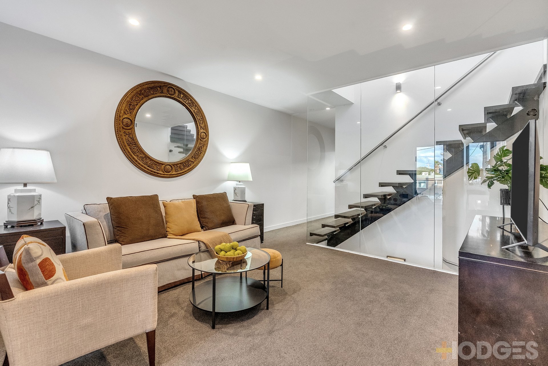 8 / 3 Mentone Parade Mentone