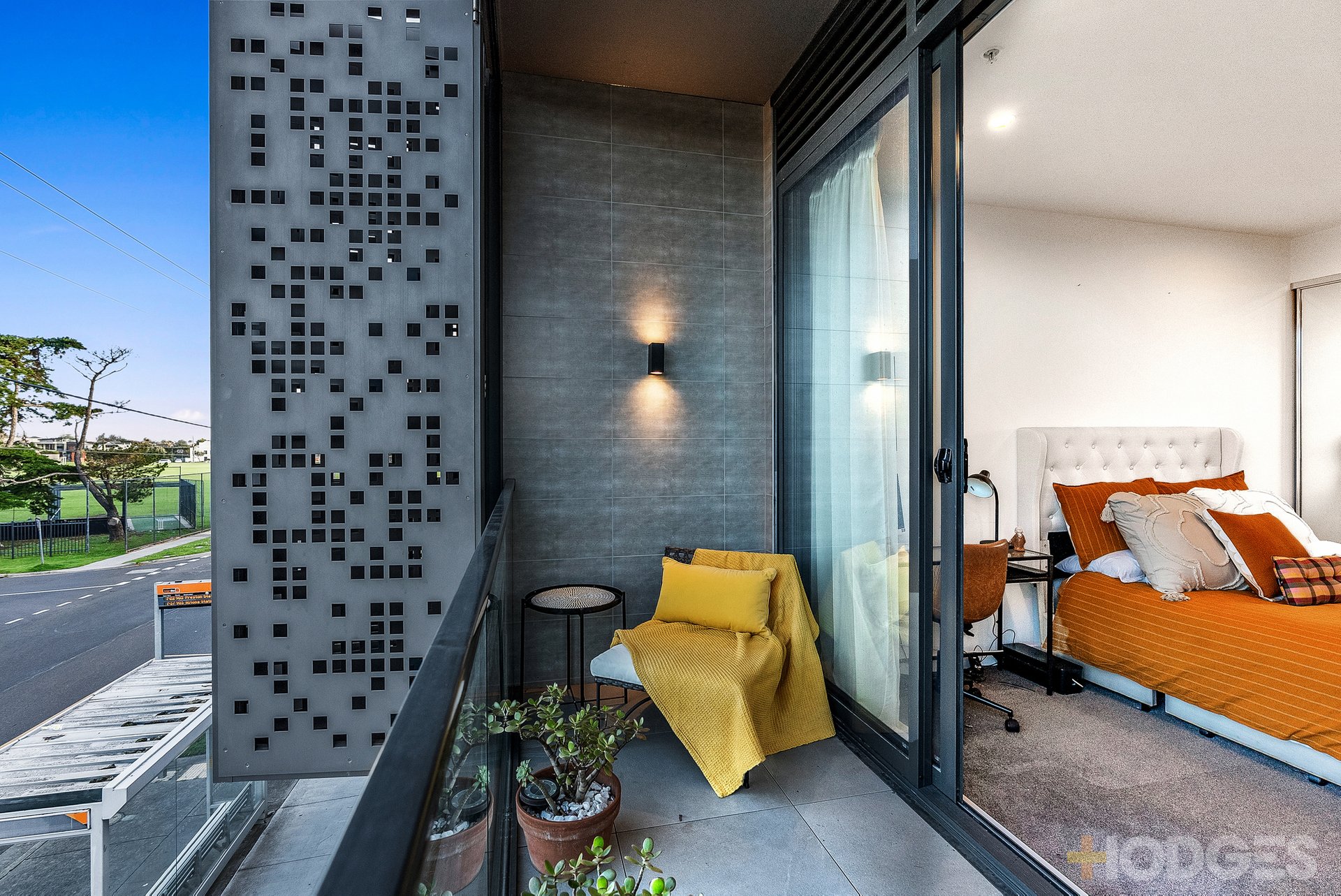 8 / 3 Mentone Parade Mentone