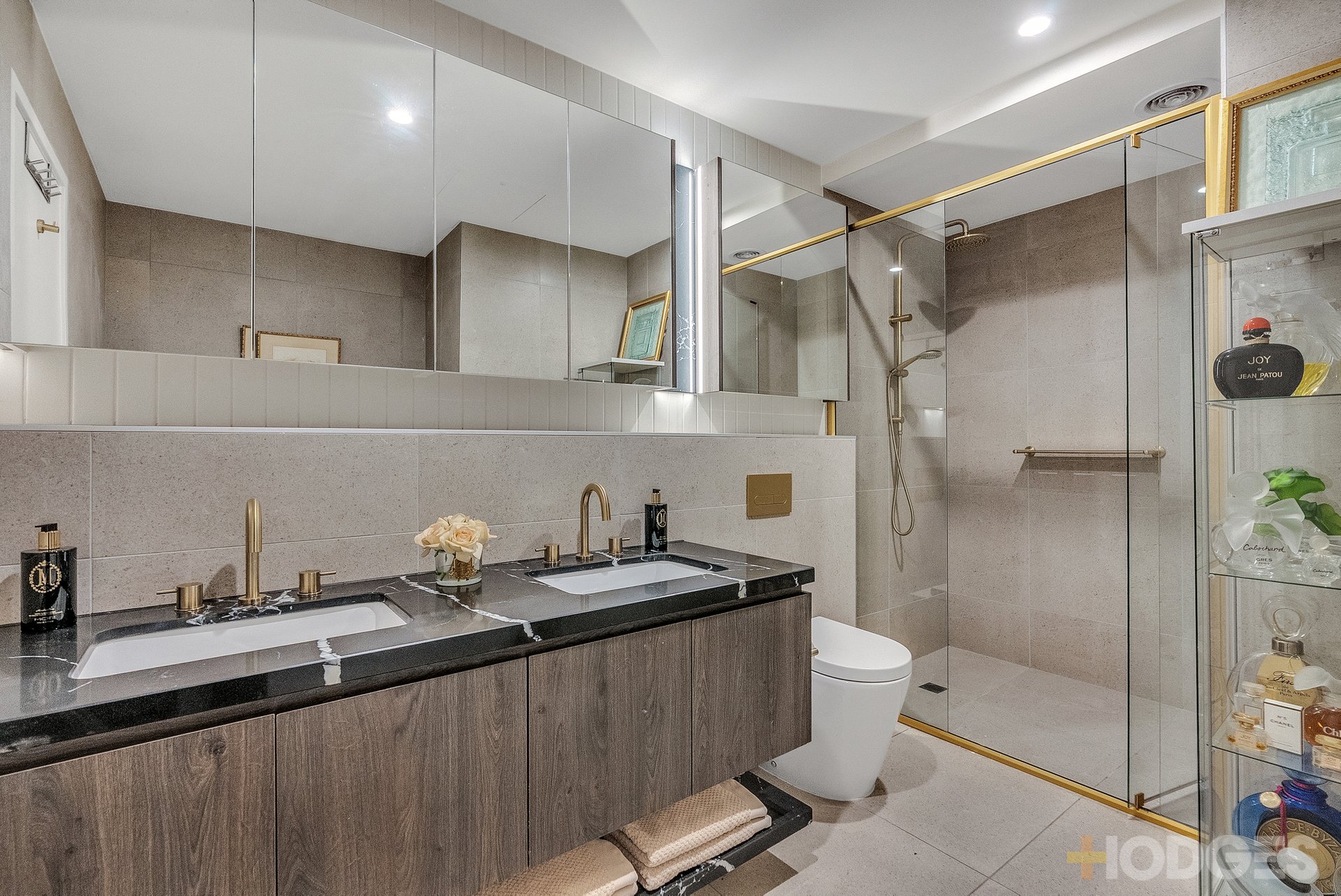 8 / 3 Mentone Parade Mentone