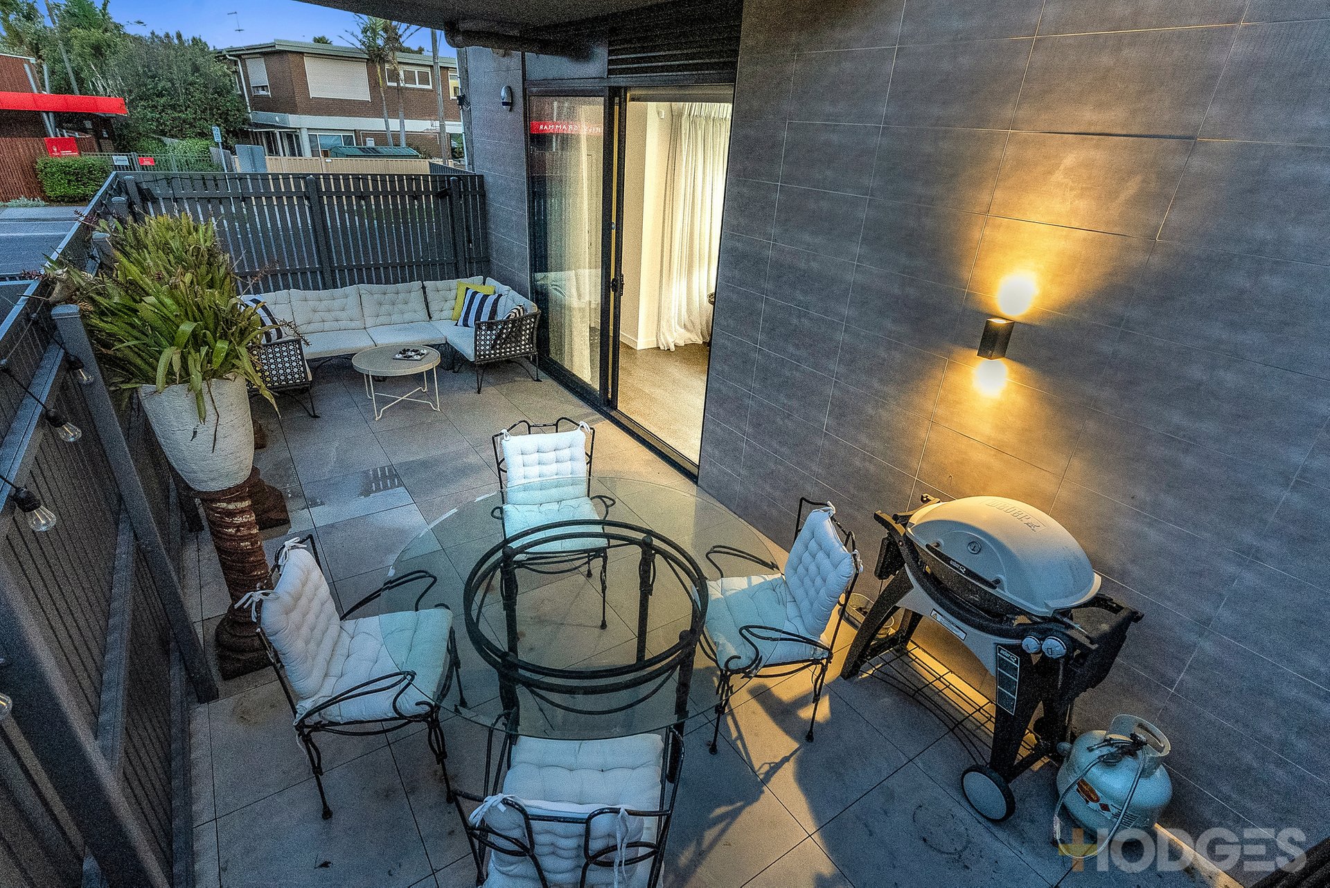 8 / 3 Mentone Parade Mentone