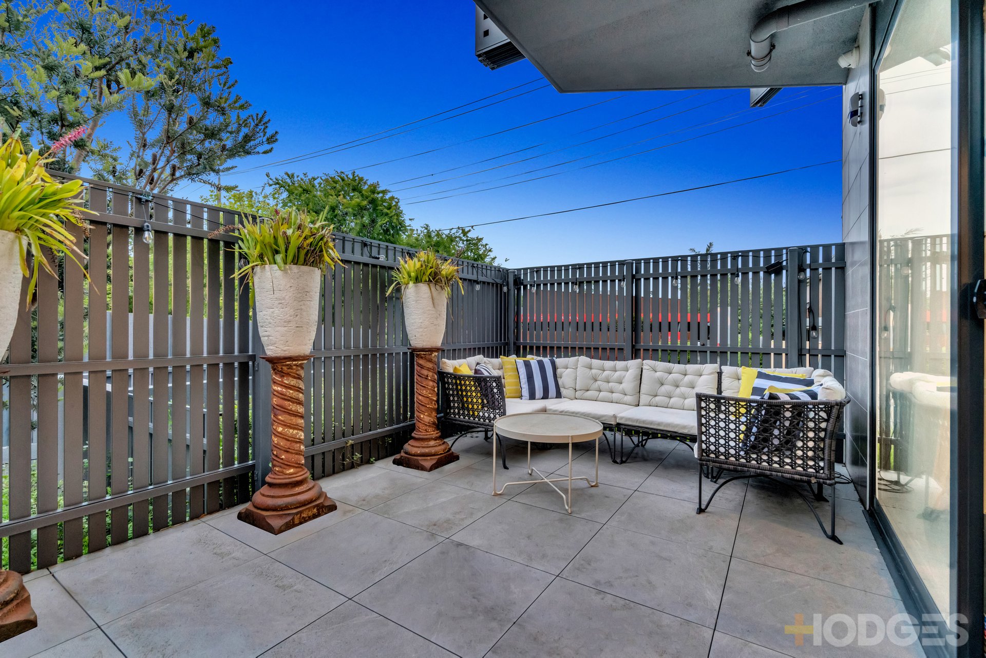 8 / 3 Mentone Parade Mentone