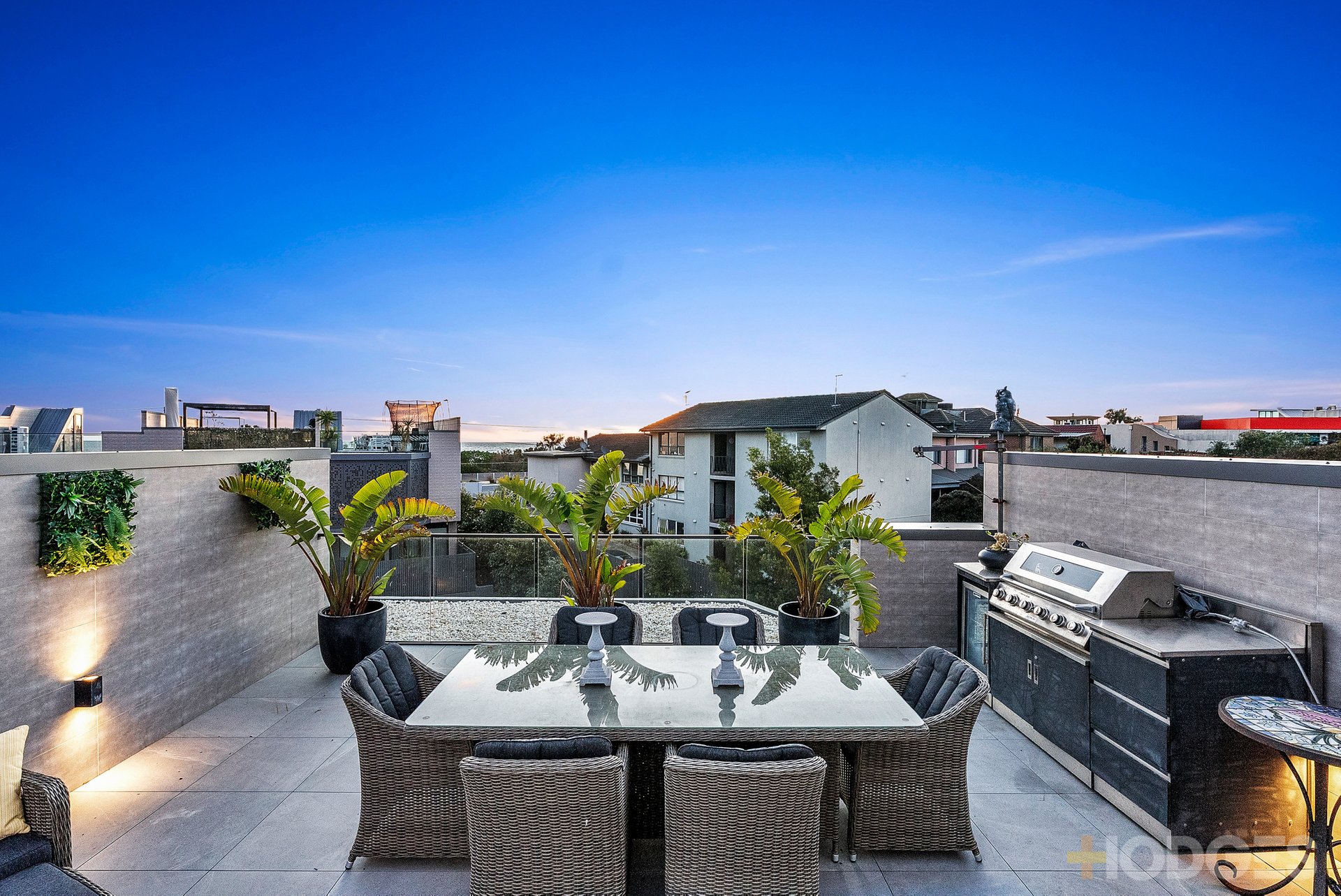 8 / 3 Mentone Parade Mentone