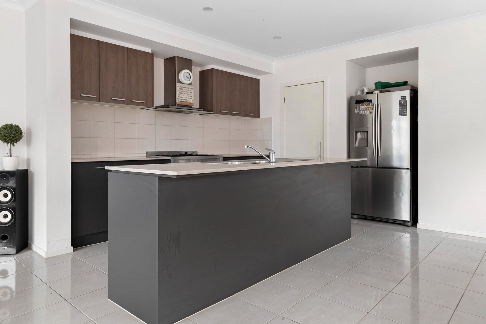 Property Gallery Thumbnail 3