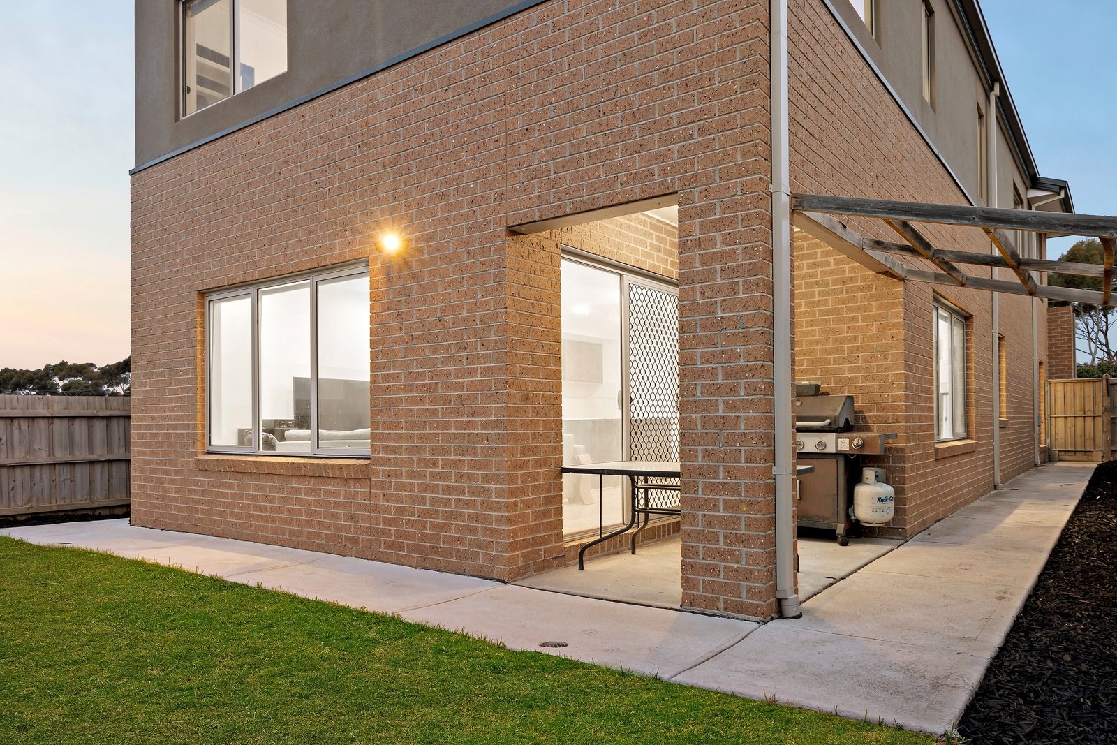 Property Gallery Thumbnail 6