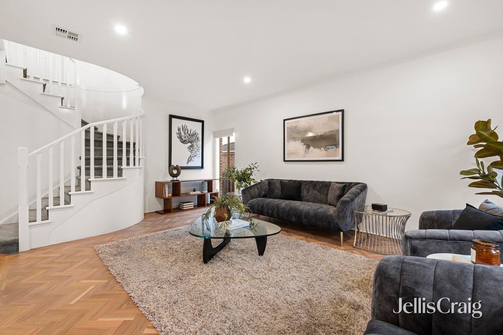 83 Pleasant Road, Bulleen image 2