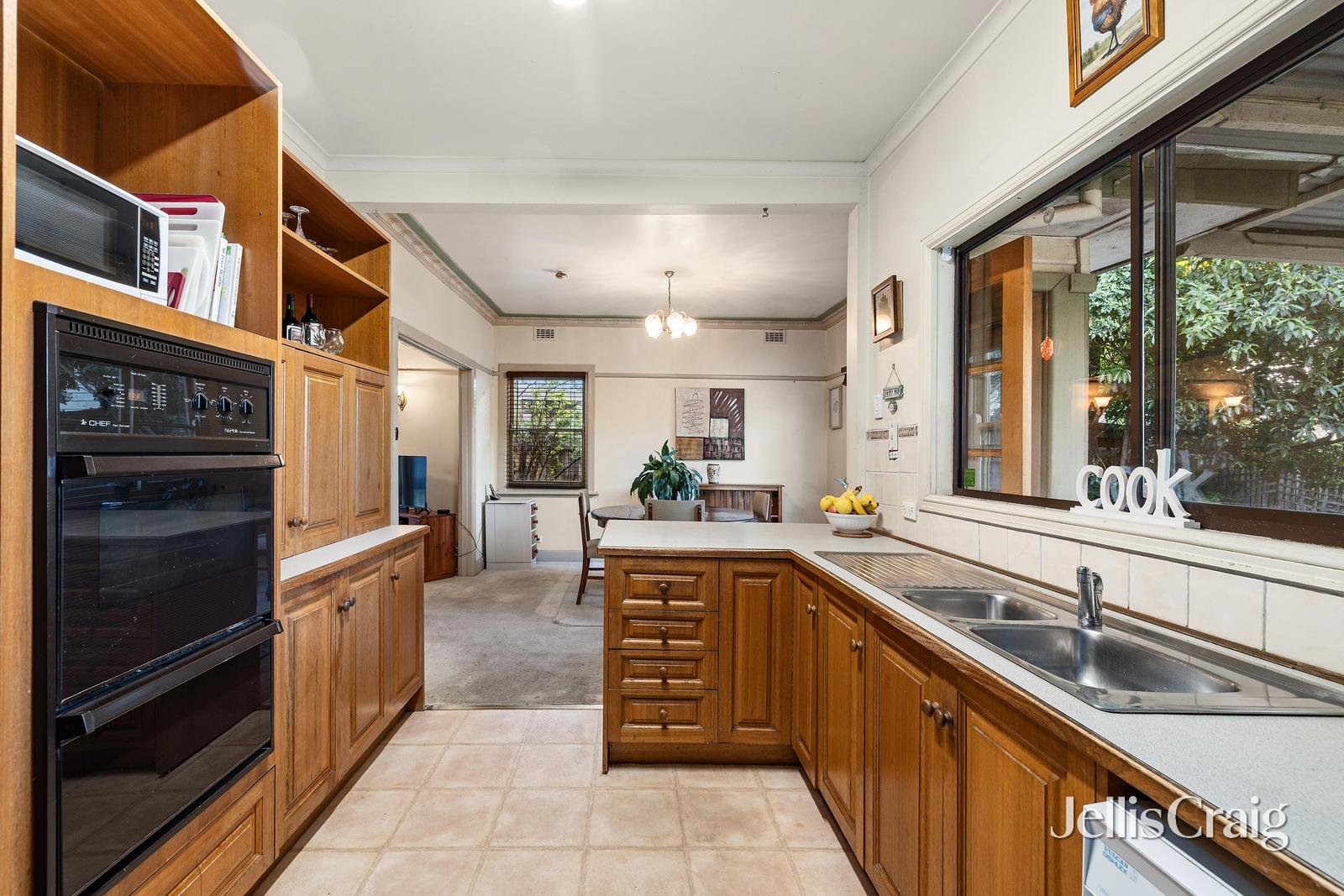 83 Rattray Road, Montmorency image 5