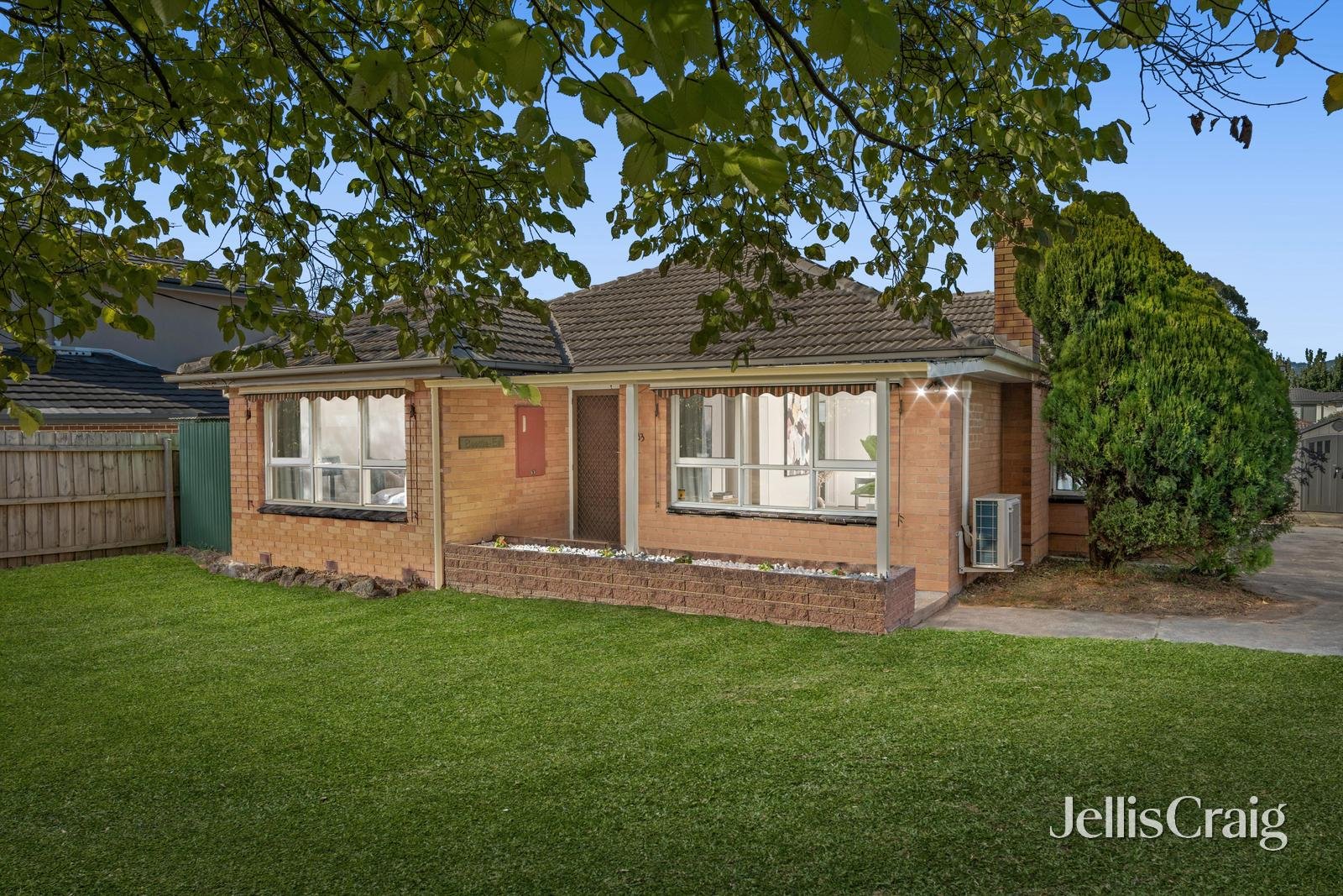 83 Scoresby Road, Bayswater image 1