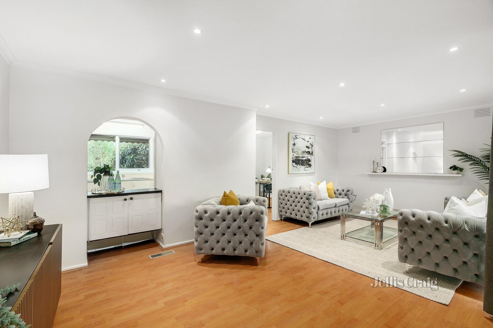 83 Therese Avenue, Mount Waverley image 2