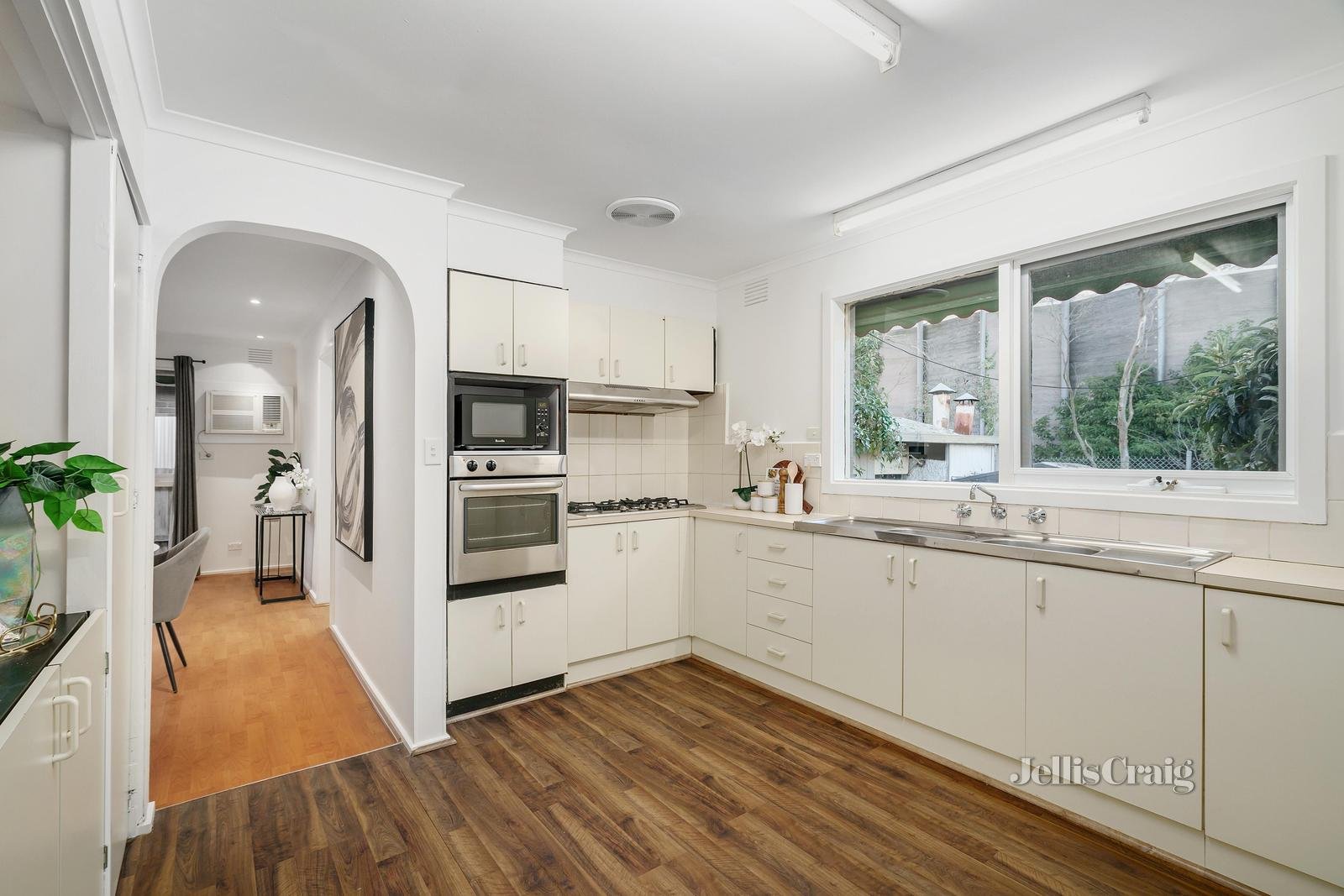 83 Therese Avenue, Mount Waverley image 4